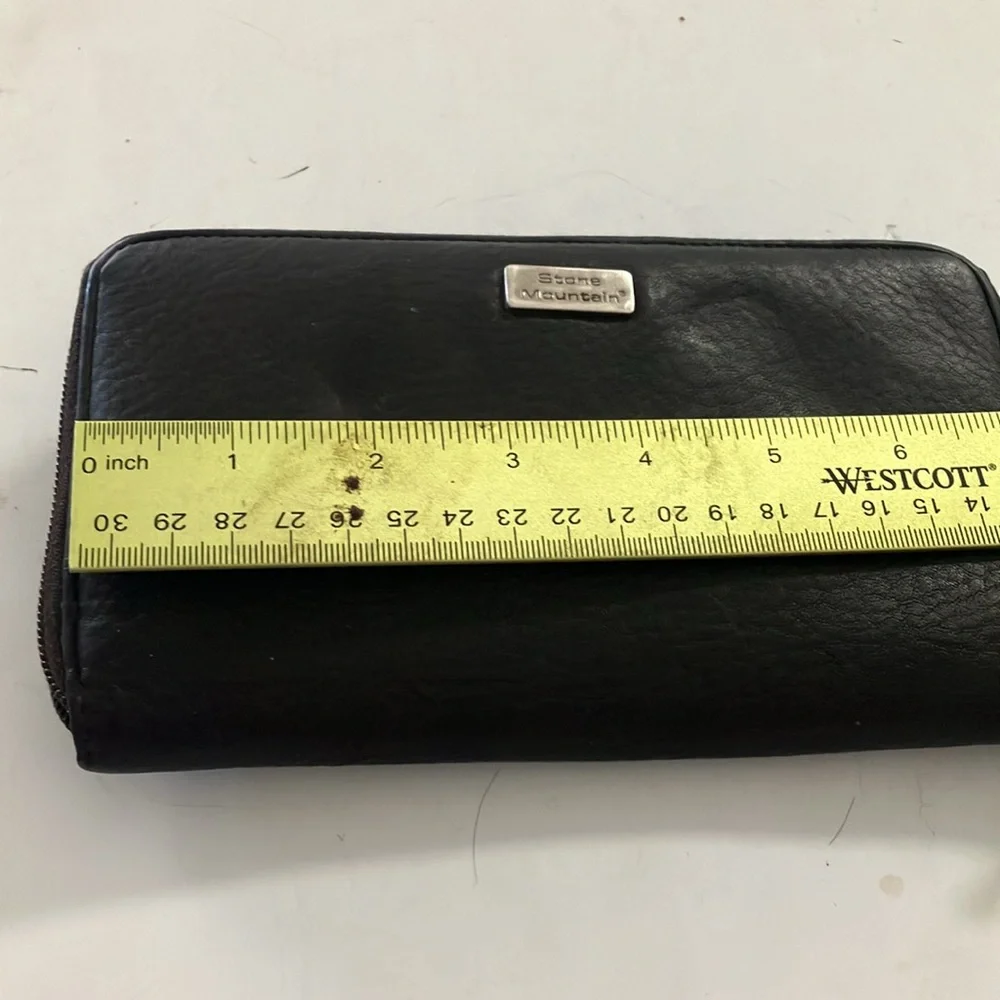 FINAL MARKDOWN Ladies Stone Mountain Black Leather Wallet
